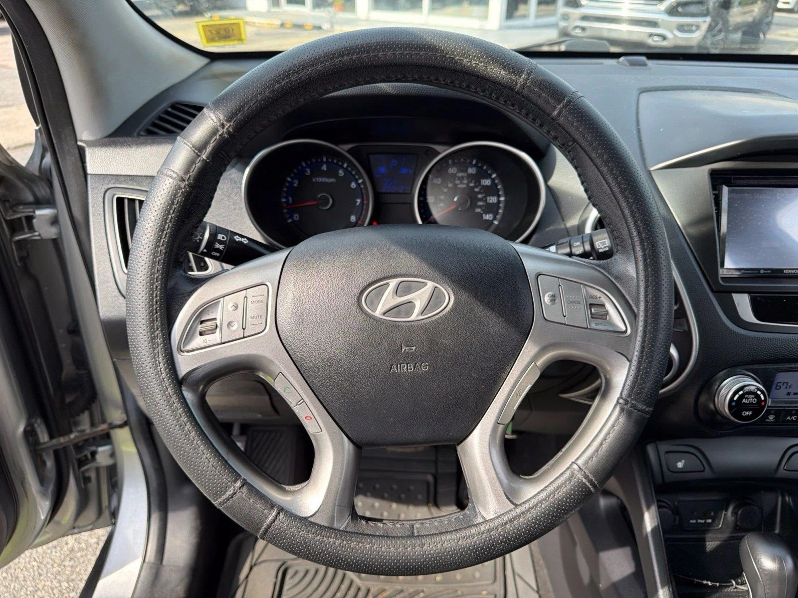 2010 Hyundai Tucson Limited - Photo 25