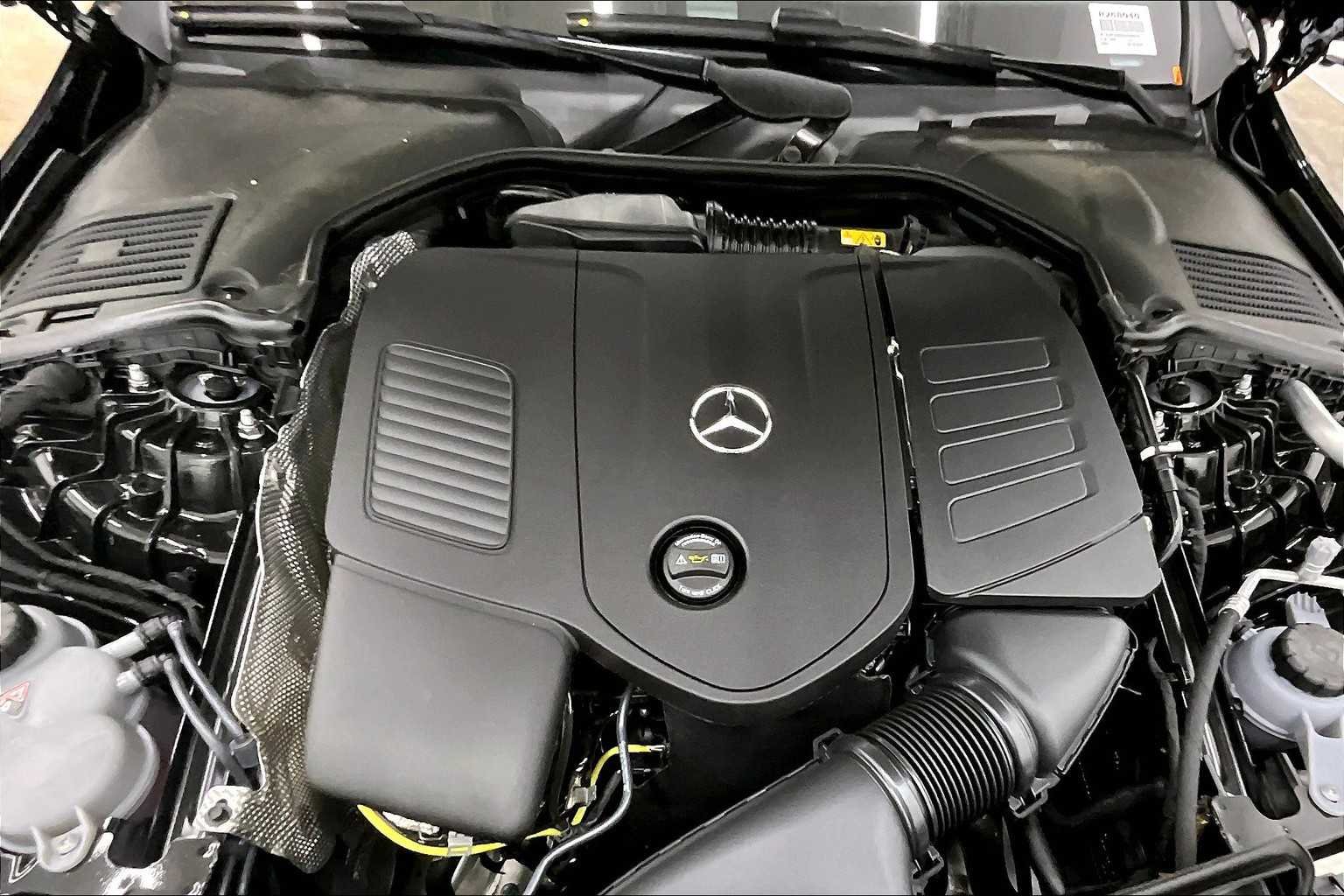 2025 Mercedes-Benz C-Class Sedan C 300 - Photo 16