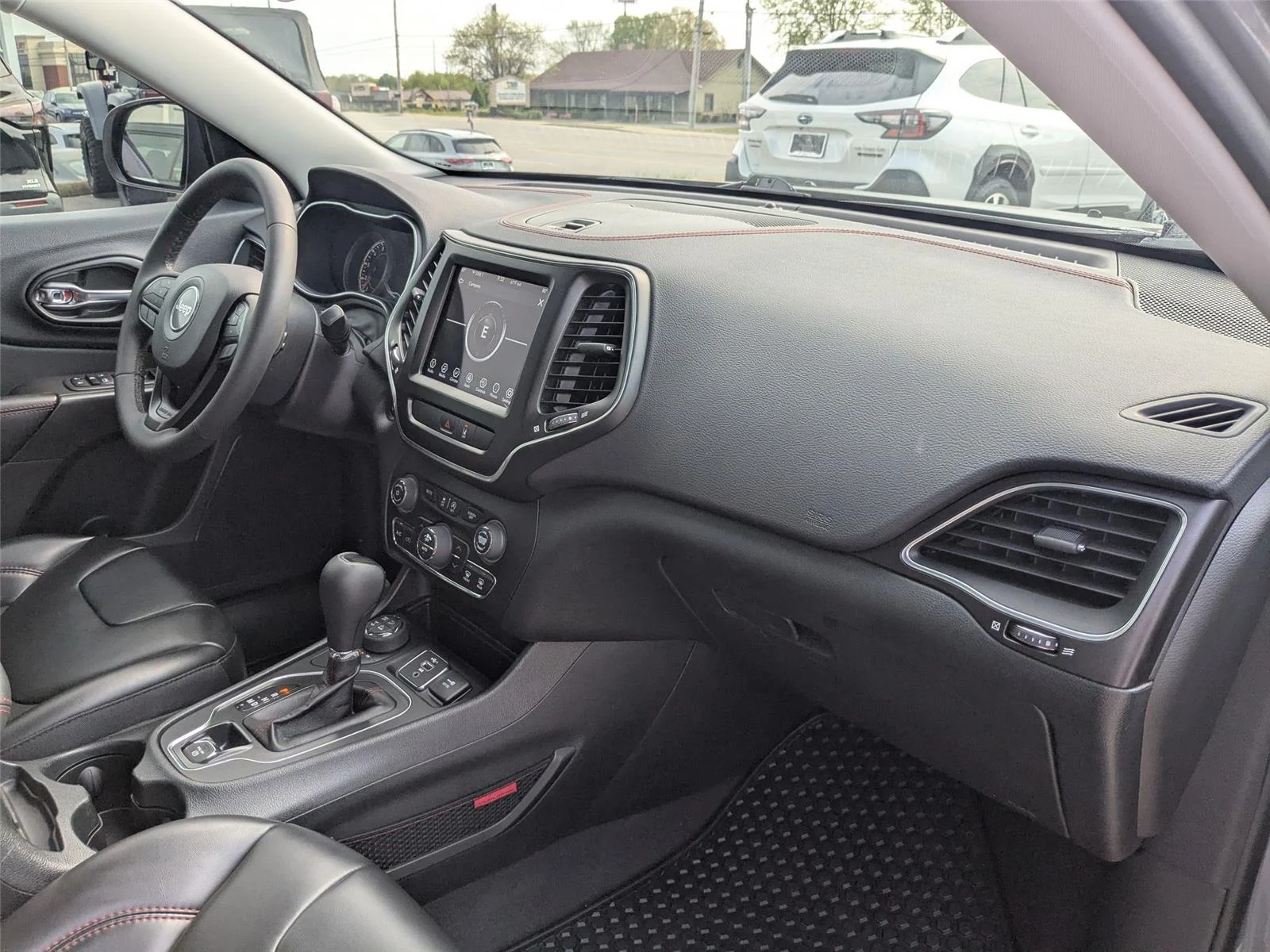 Used 2022 GRAY Jeep Trailhawk image 34