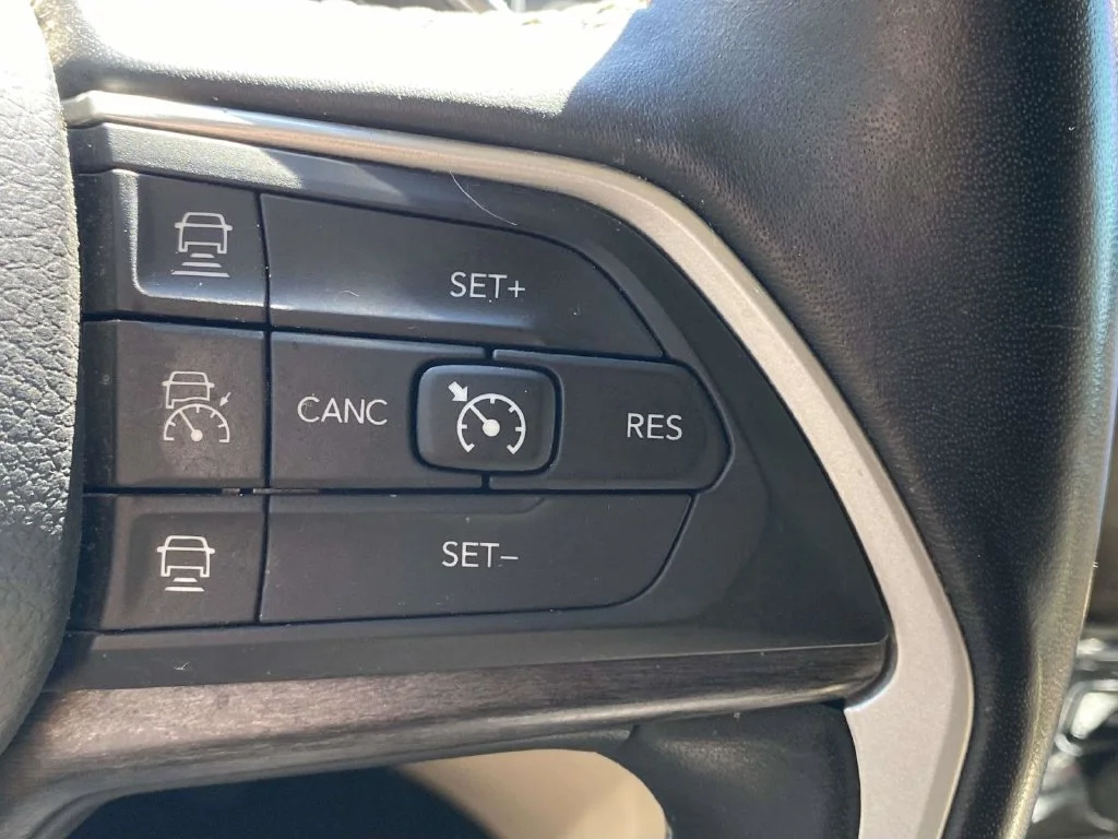 Used 2021 Black Jeep Limited image 31
