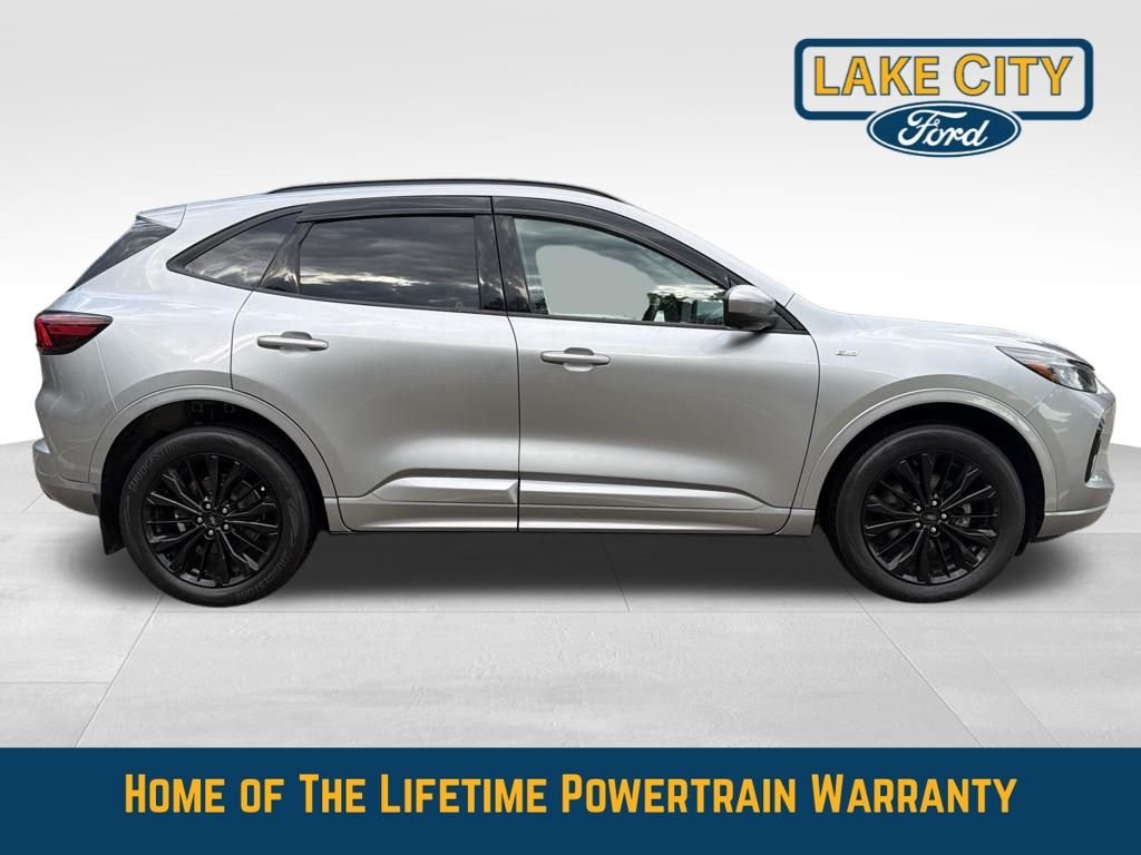 Used 2023 Iconic Silver Metallic Ford ST-Line Elite image 7
