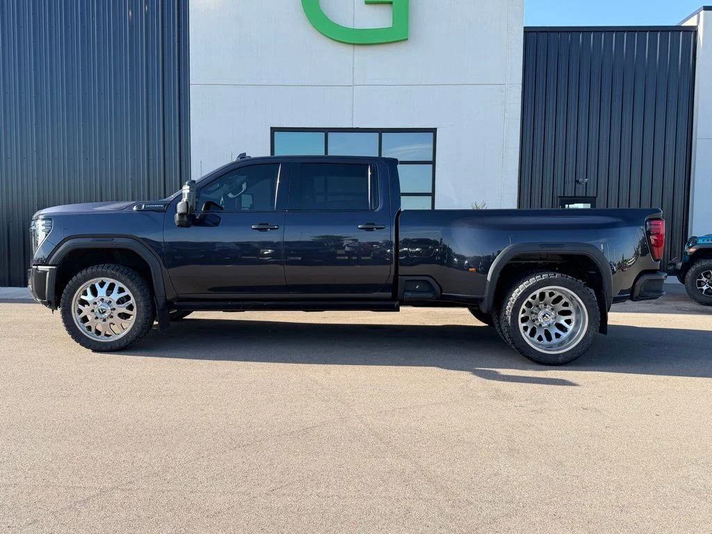 Used 2024 Silver GMC Denali Ultimate image 2