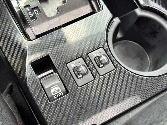 Used 2020 Gray Toyota Venture image 25