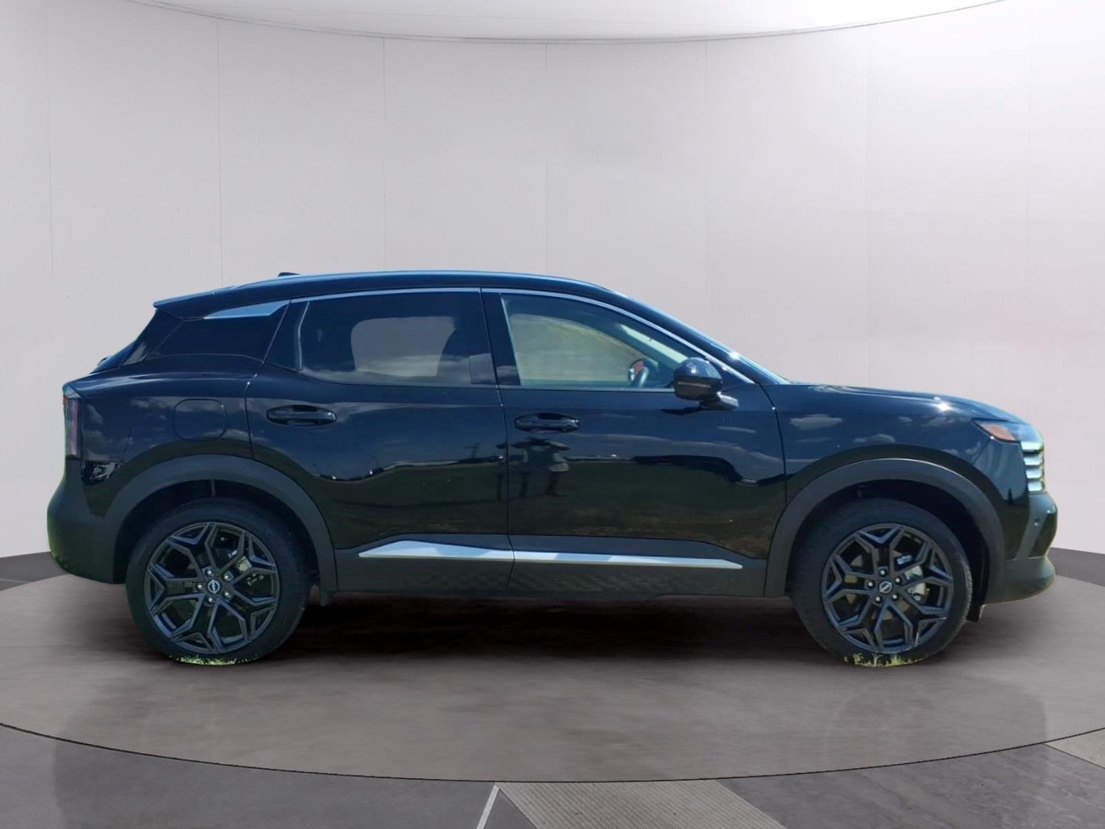Used 2026 Super Black Nissan SR image 6