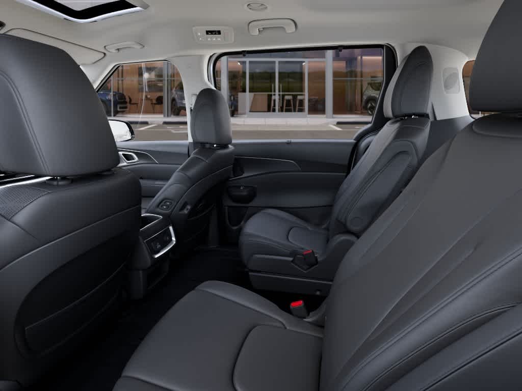 New 2027 Snow White Pearl Kia SX image 18