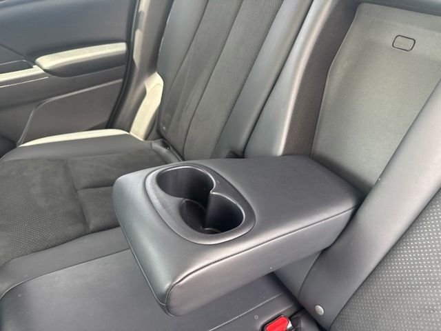 Used 2025  Mitsubishi SE image 28