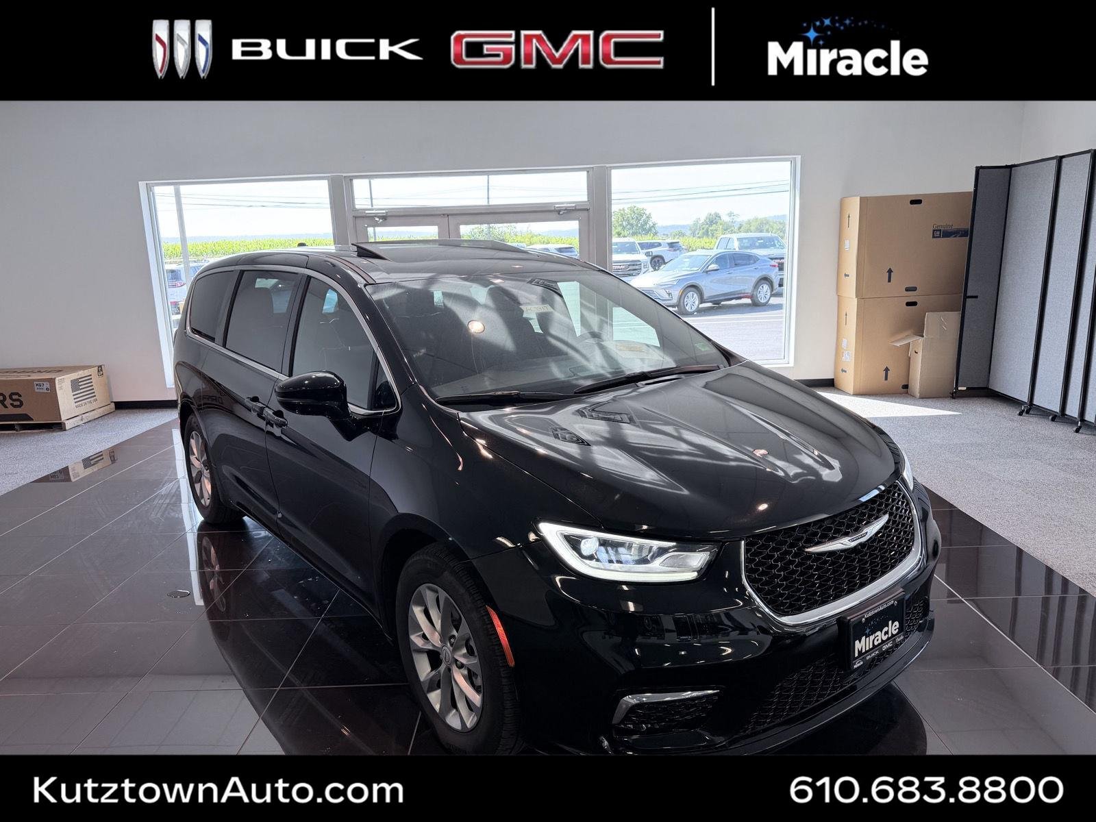 Used 2026 Diamond Black Crystal Pearlcoat Chrysler Limited image 1