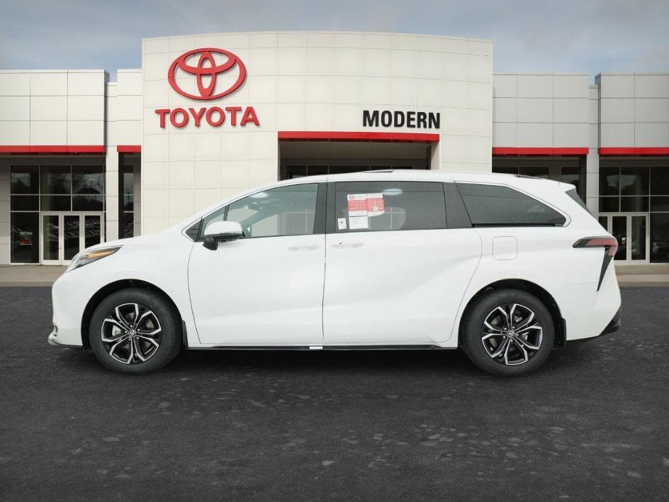 New 2026 Wind Chill Pearl Toyota Platinum image 2
