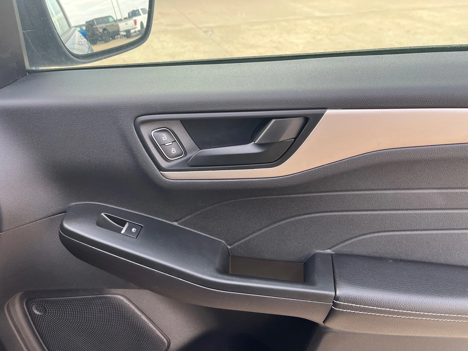 Used 2022 Atlas Blue Metallic Ford SE image 20