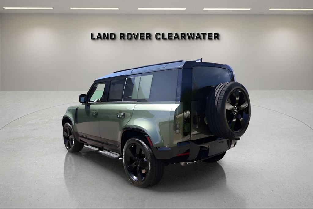 New 2026 Woolstone Green Land Rover X-Dynamic SE image 3