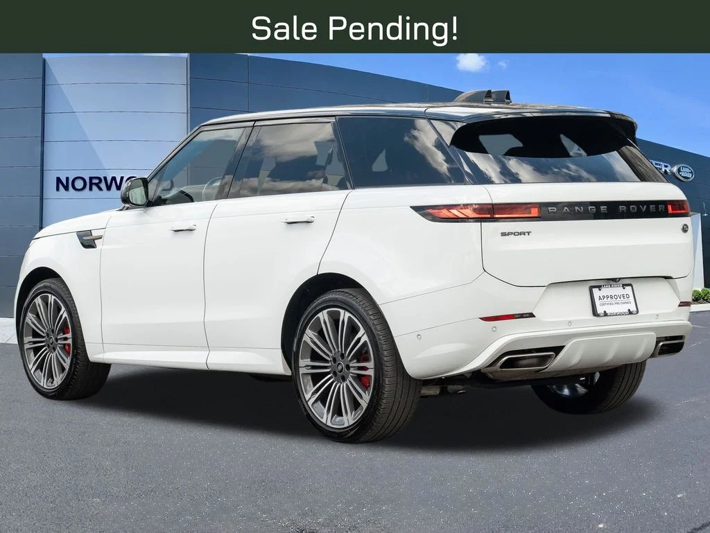Certified Used 2023 White Land Rover SE Dynamic image 6
