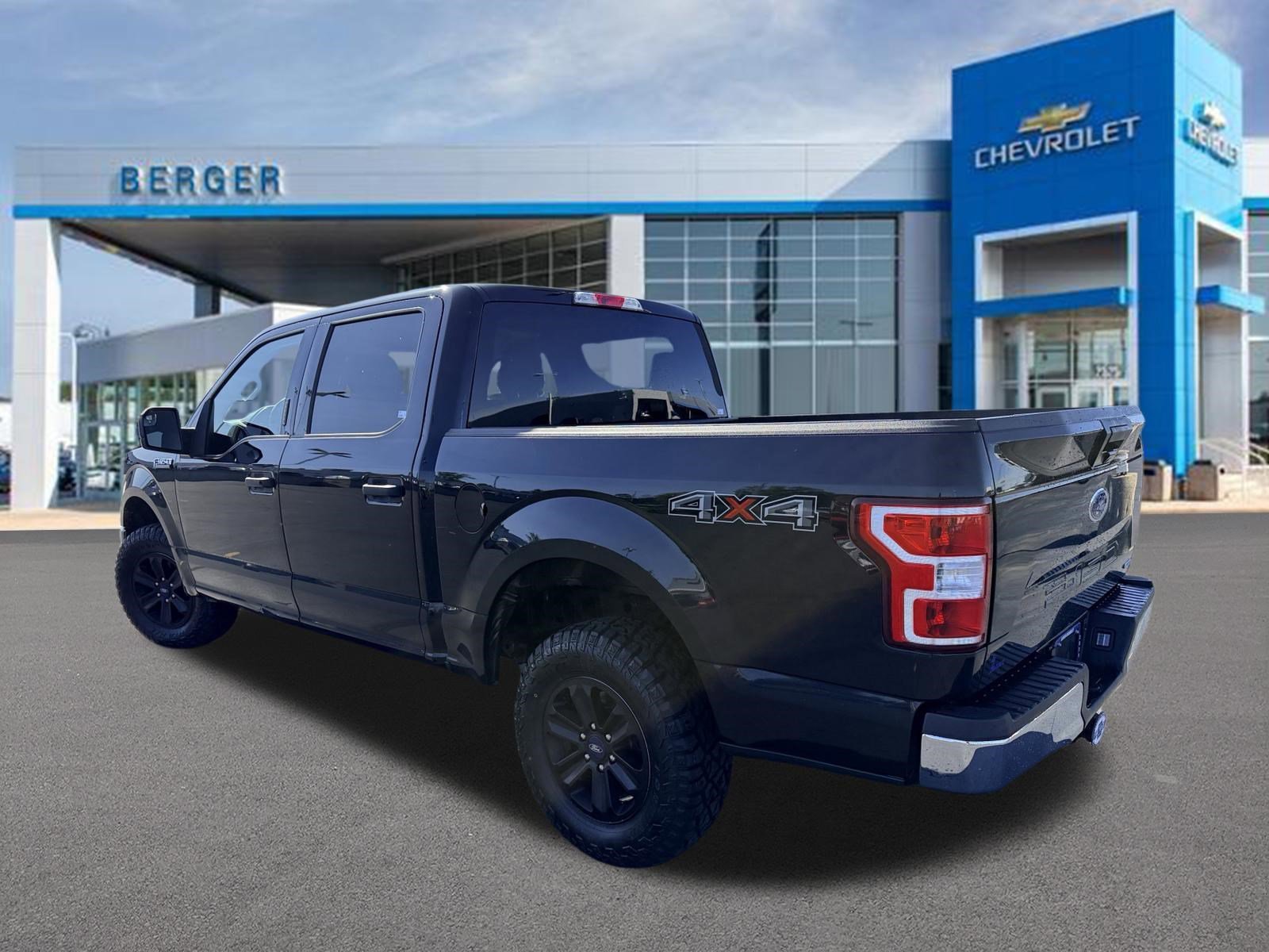 Used 2019 Black Ford XLT image 4