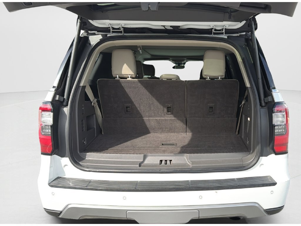 Used 2018 White Ford Limited image 10