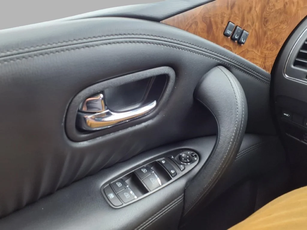 Used 2024 Silver Nissan SL image 19