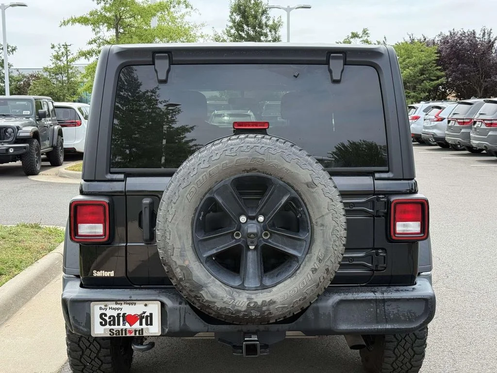 Used 2021 Black Jeep Unlimited Sport Altitude image 11