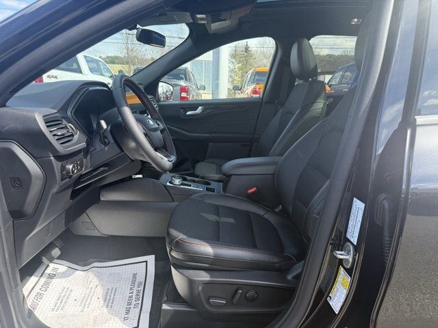 New 2026 Agate Black Metallic Ford ST-Line Select image 12