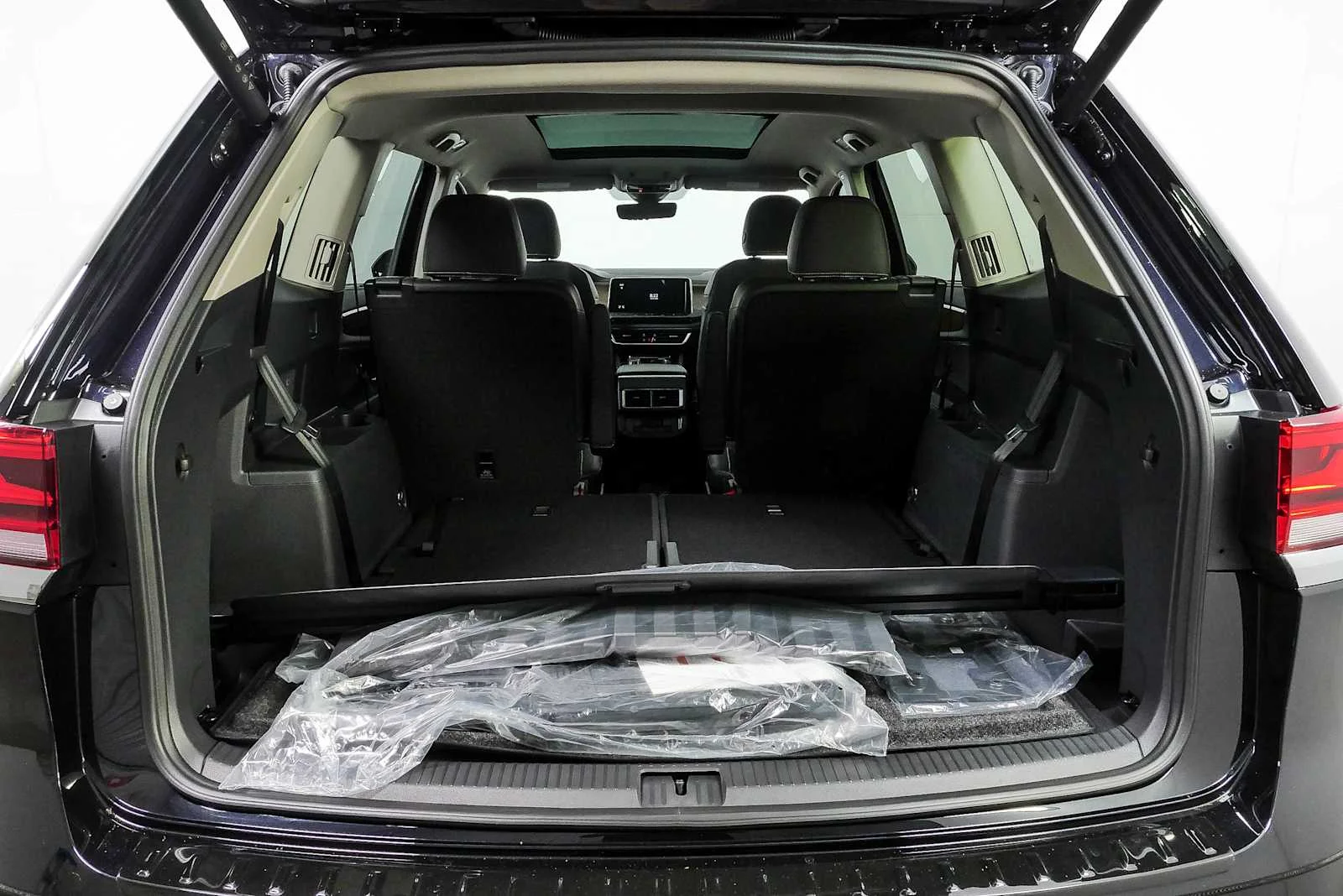 New 2026 Deep Black Pearl Volkswagen 2.0T SE w/Technology image 31