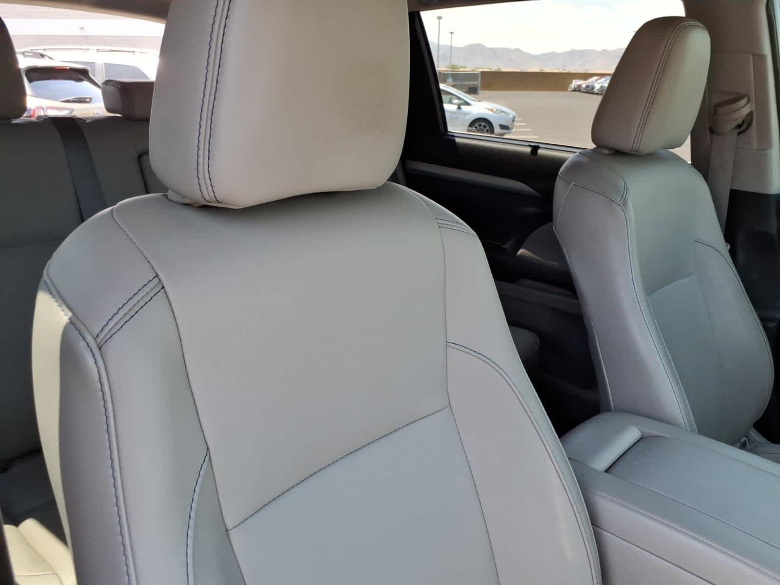 Used 2017 Blizzard Pearl Toyota XLE image 19
