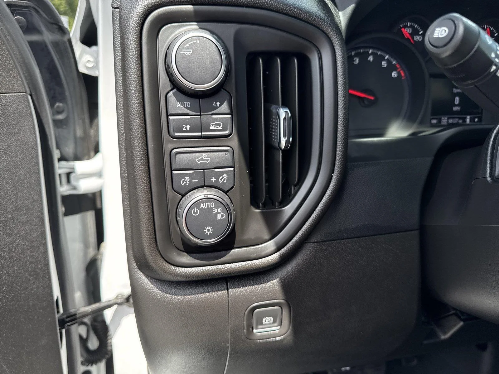 Used 2022 Summit White Chevrolet Custom image 19