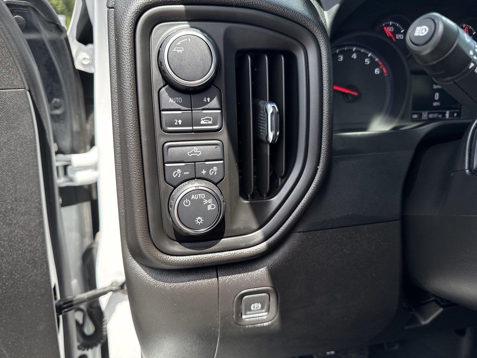 Used 2022 Summit White Chevrolet Custom image 19