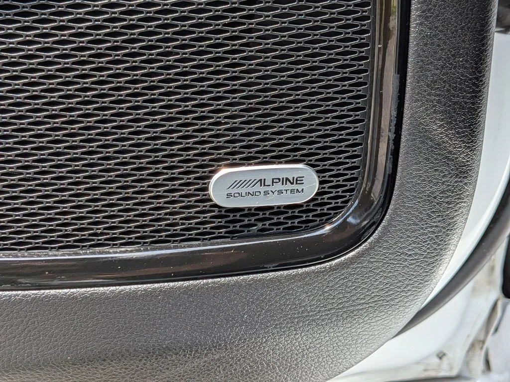 Used 2023 White Jeep Limited image 11