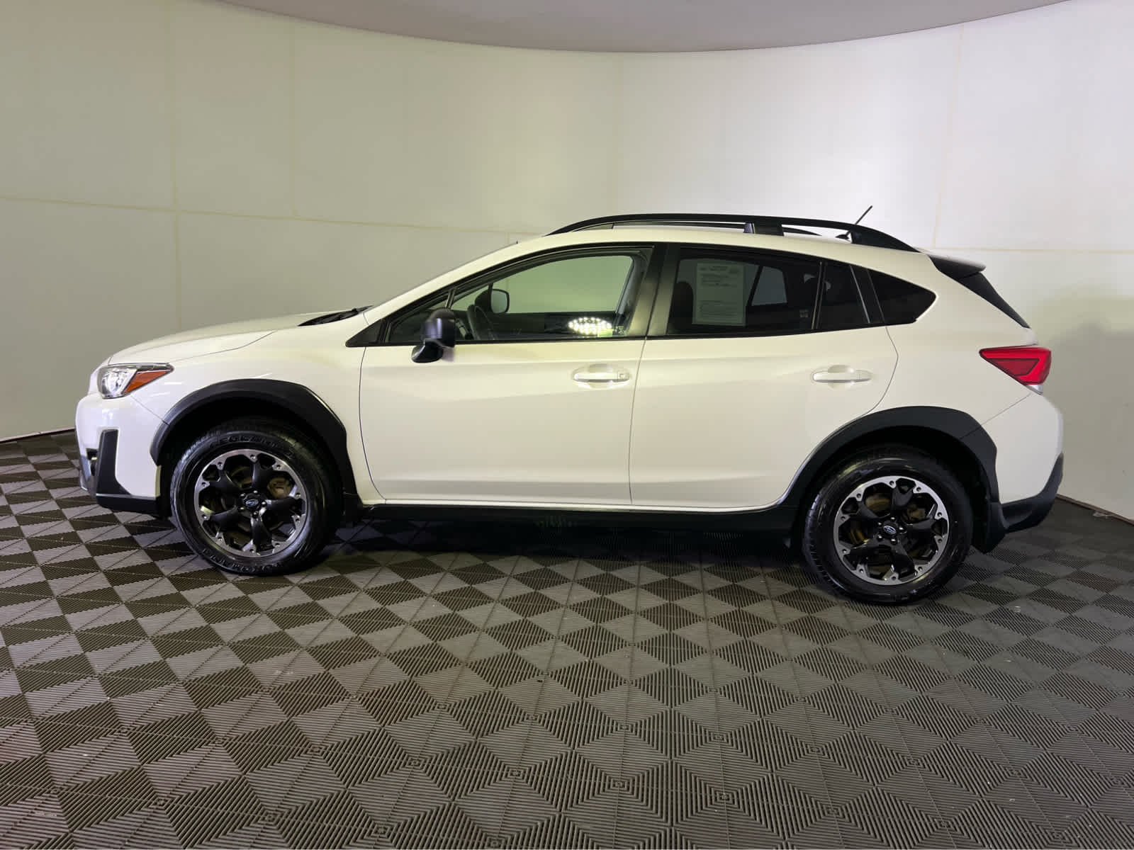 Used 2021 Crystal White Pearl Subaru  image 4