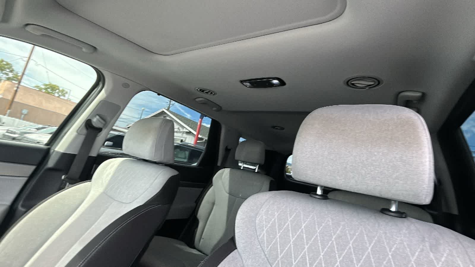 Used 2020 Moonlight Cloud Hyundai SEL image 11