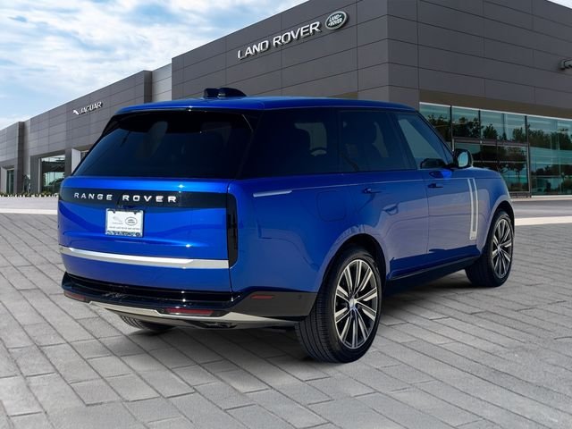 Certified Used 2025 Velocity Blue SV Bespoke Ultra Gloss Land Rover Autobiography image 5