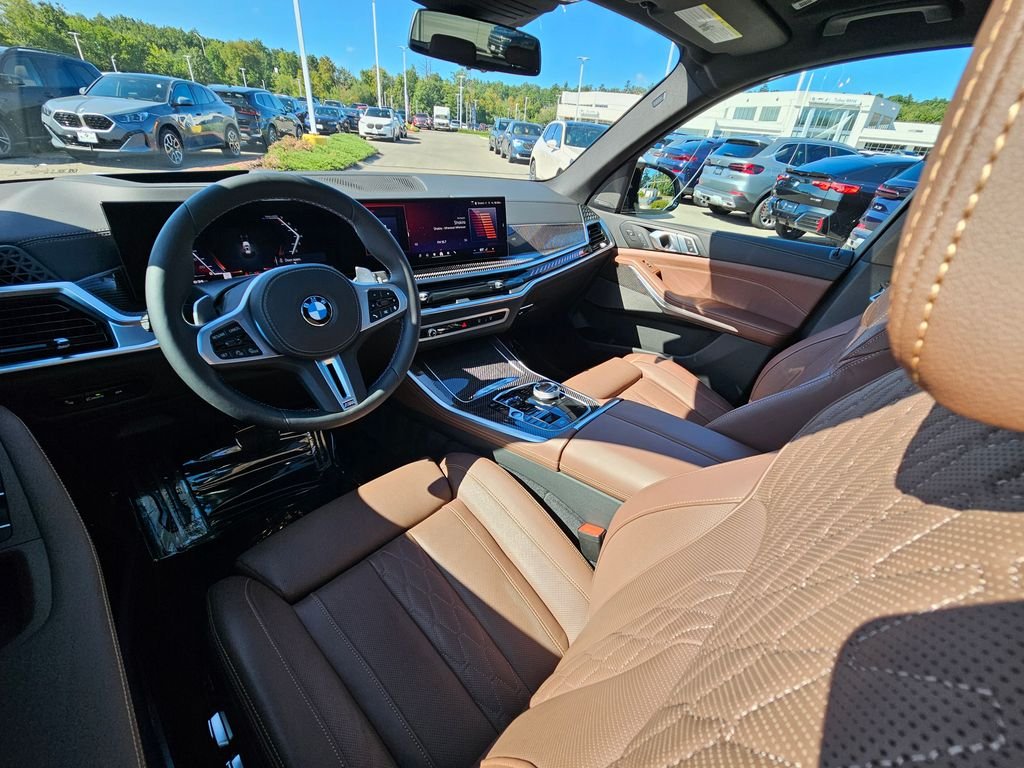 Certified Used 2026 Mineral White Metallic BMW M60i image 30