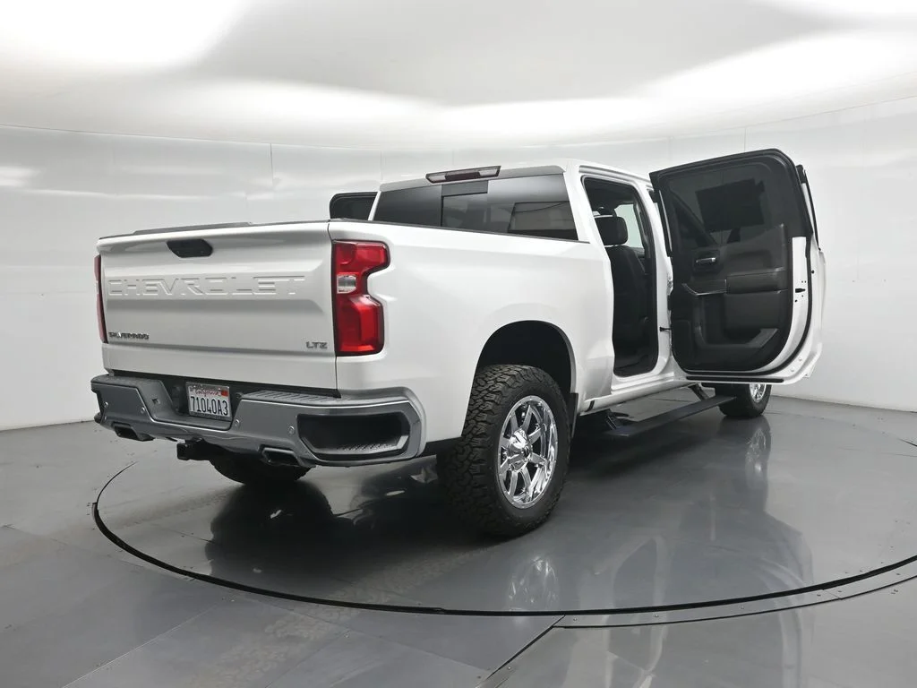 Used 2019 Beige Chevrolet LTZ image 4
