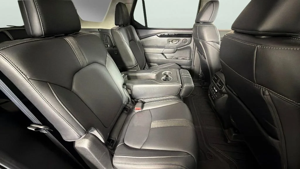 Used 2025 Black Honda EX-L image 29