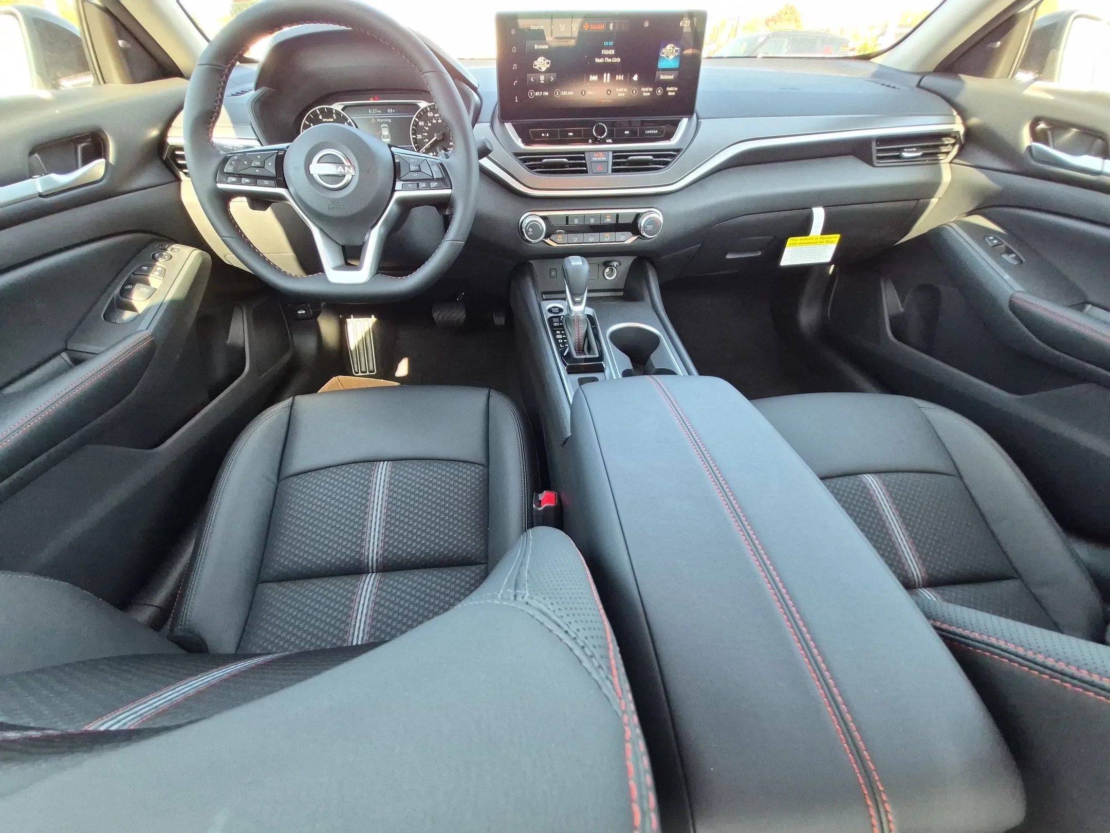 New 2026 Pearl White TriCoat / Super Black Two-tone Nissan SR image 24