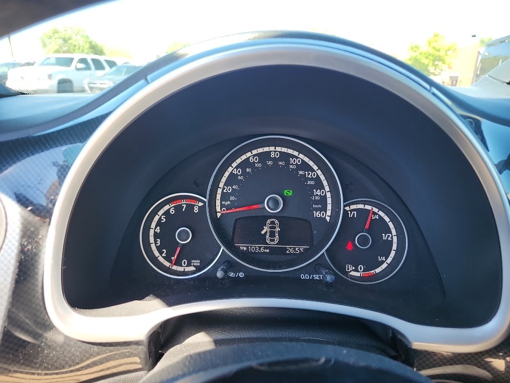 Used 2014  Volkswagen R-Line image 22