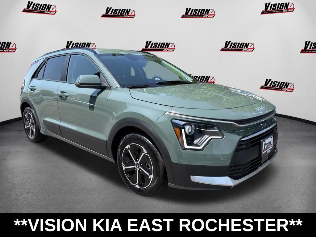 Used 2025 Green Kia EX image 3