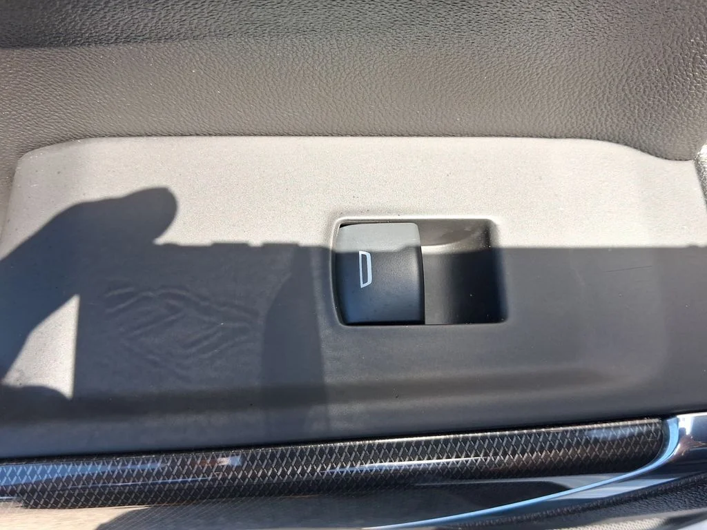 Used 2021 Summit White GMC AT4 image 28