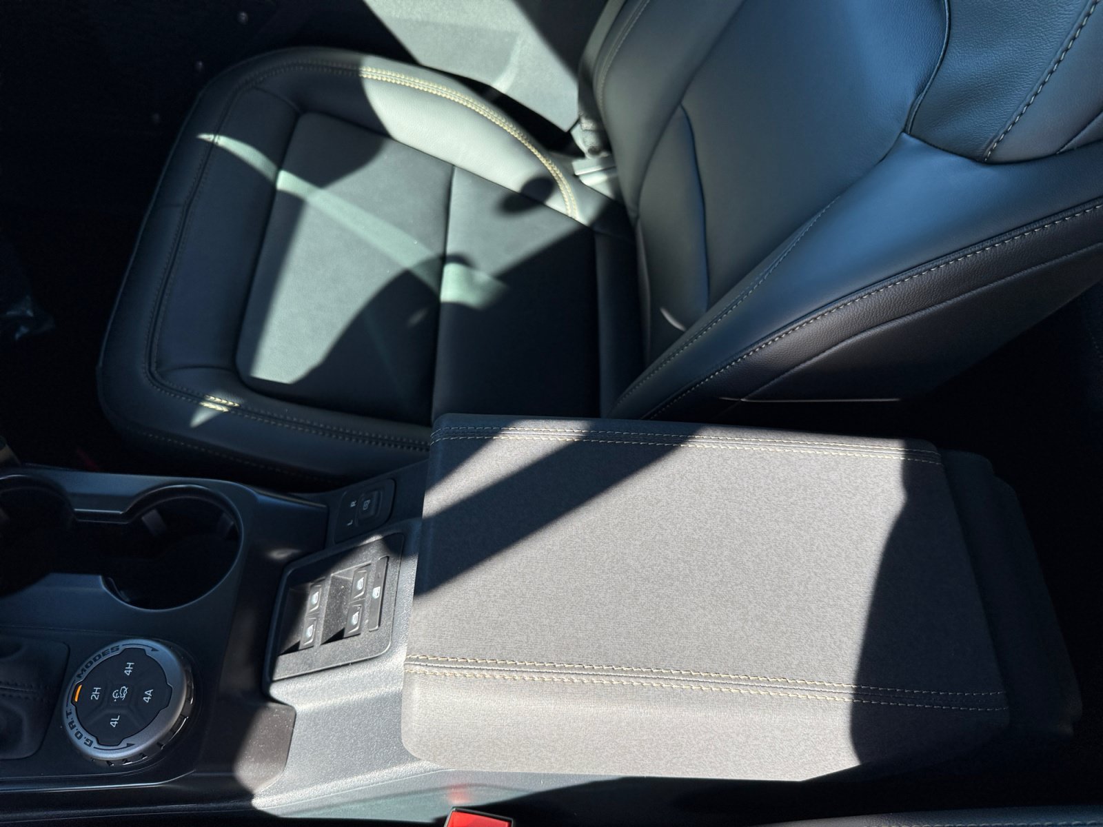 New 2026 Oxford White Ford Badlands® image 14