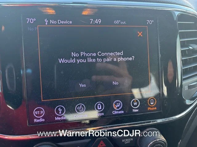 Used 2019 White Jeep Altitude image 7