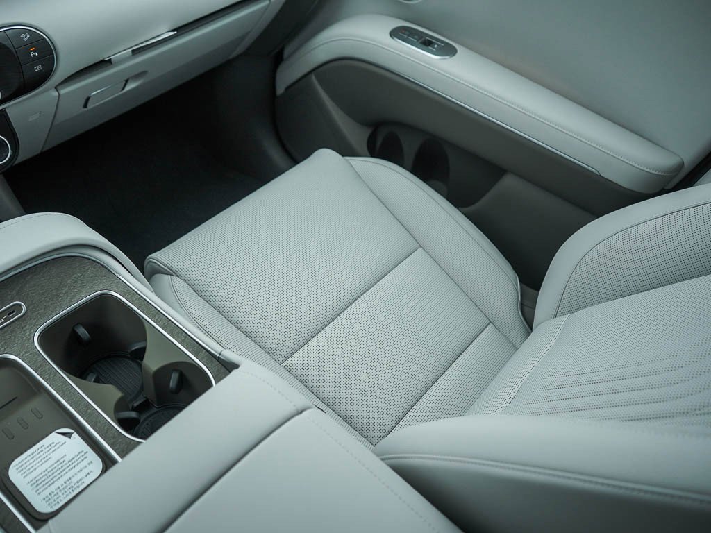 New 2026 Creamy White Pearl Hyundai SEL Premium 7P AWD image 27