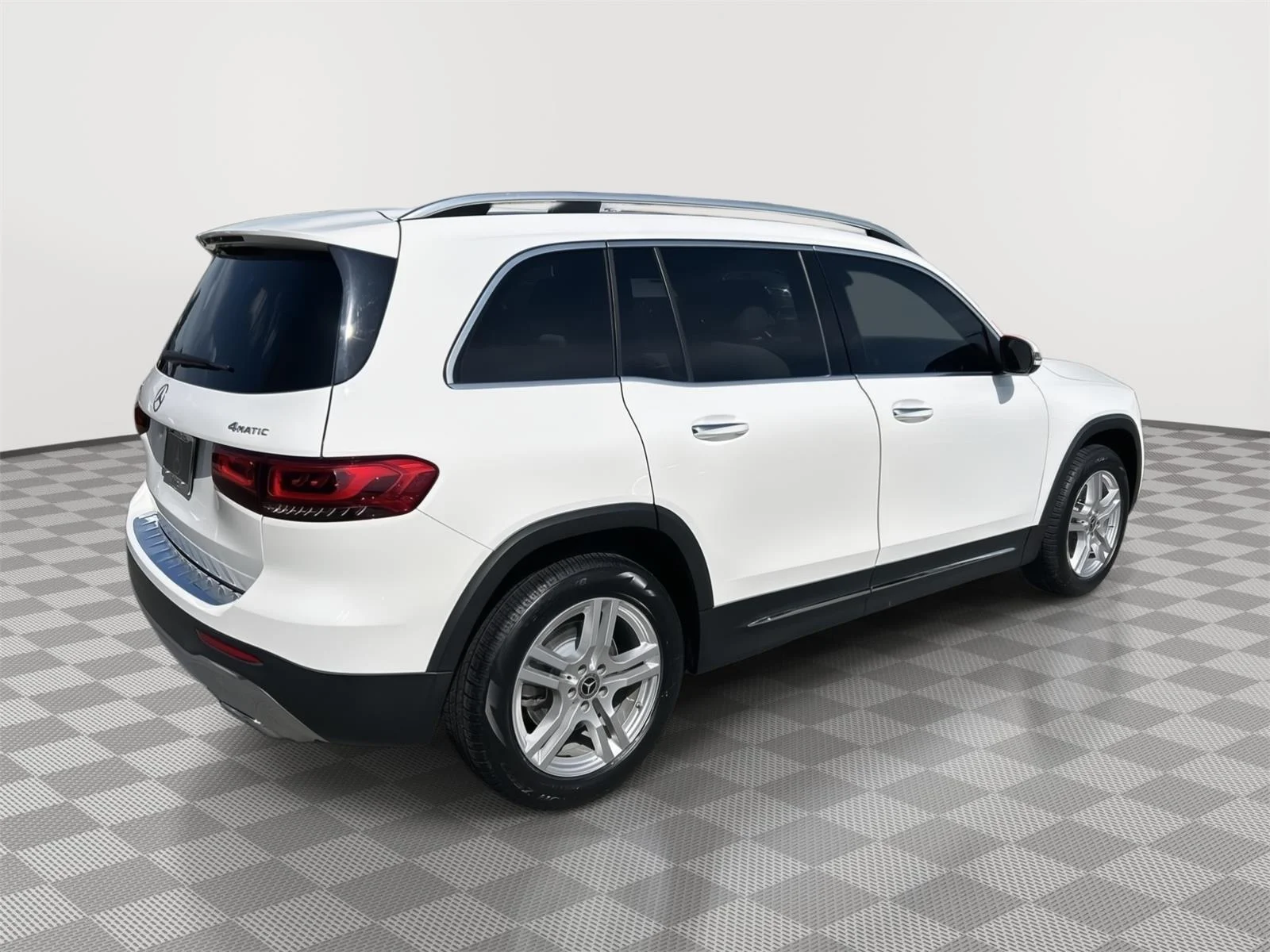 Used 2022 Polar White Mercedes-Benz GLB 250 image 3