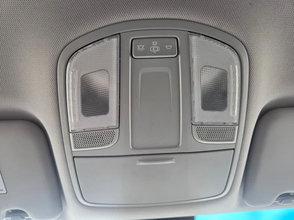 Used 2019 Black Hyundai Value image 19