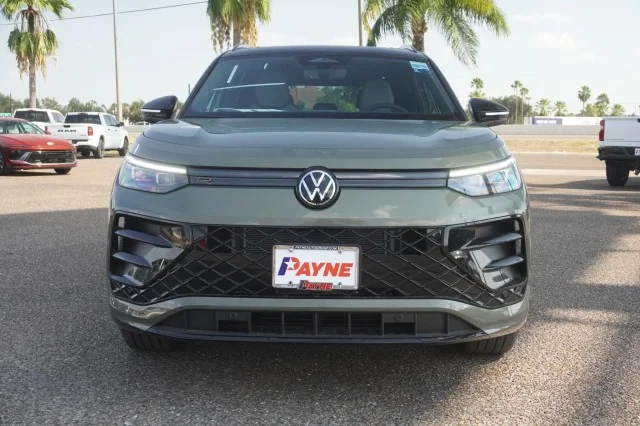 New 2026 Avocado Green w/Deep Black Roof Volkswagen SE R-Line Black image 2