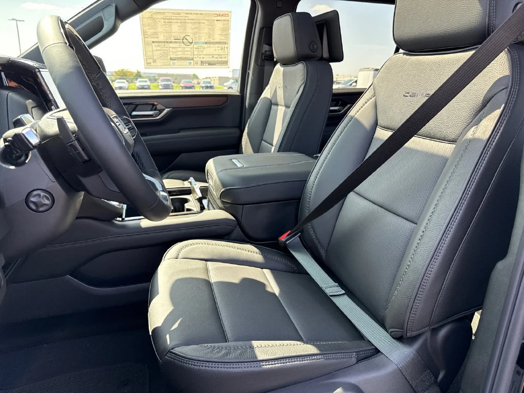 2026 GMC Yukon XL Denali - Photo 16