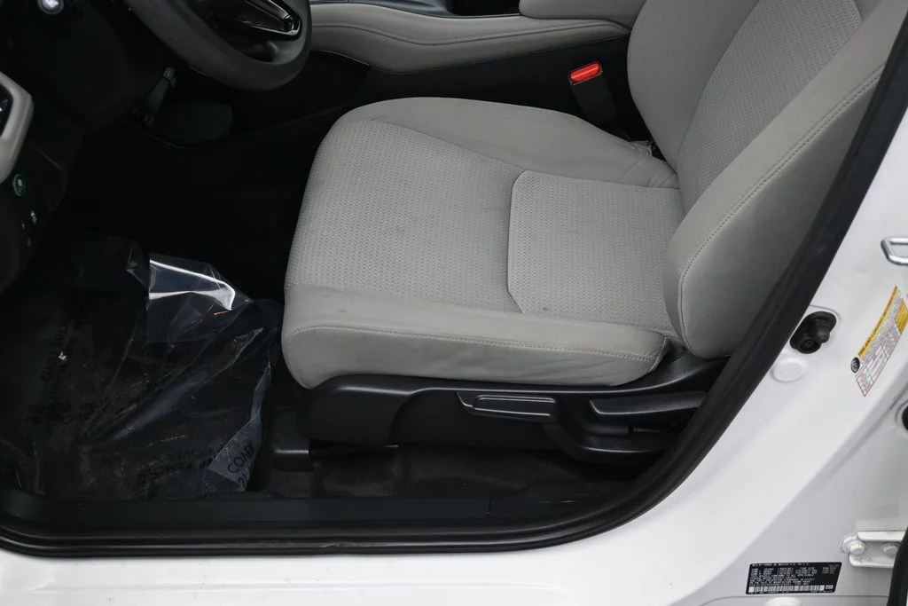 Certified Used 2022 White Honda EX image 11