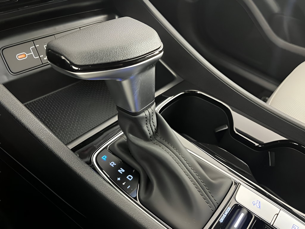 New 2026 Black Hyundai SEL image 18