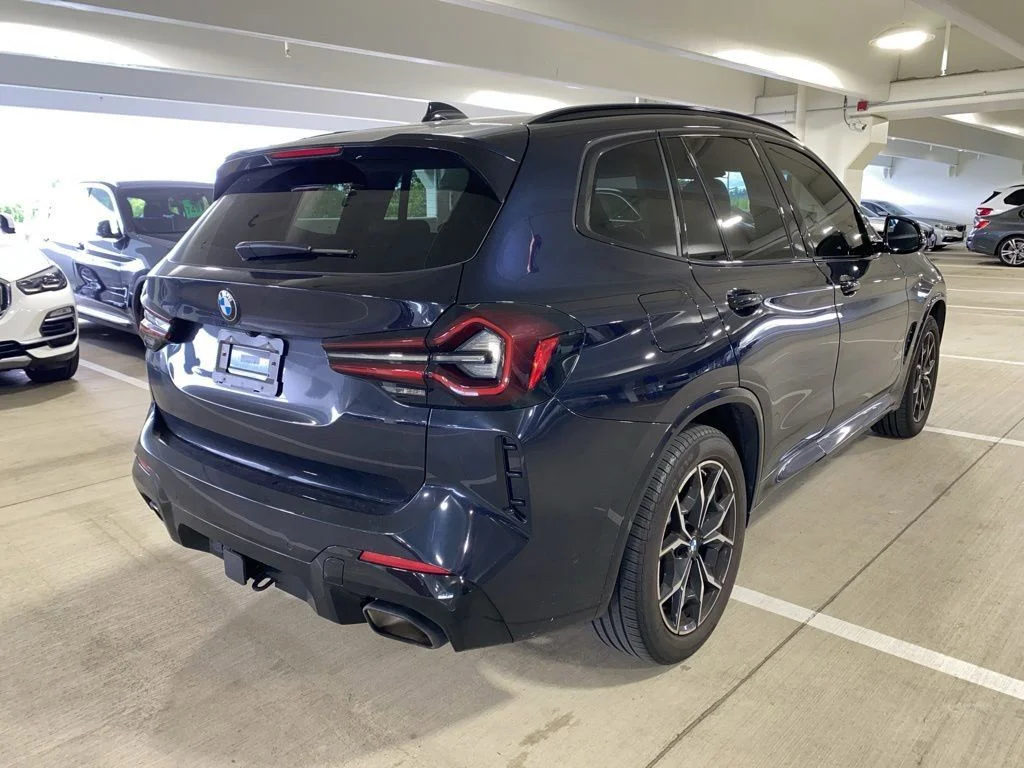 Used 2024 Carbon Black Metallic BMW xDrive30i image 4