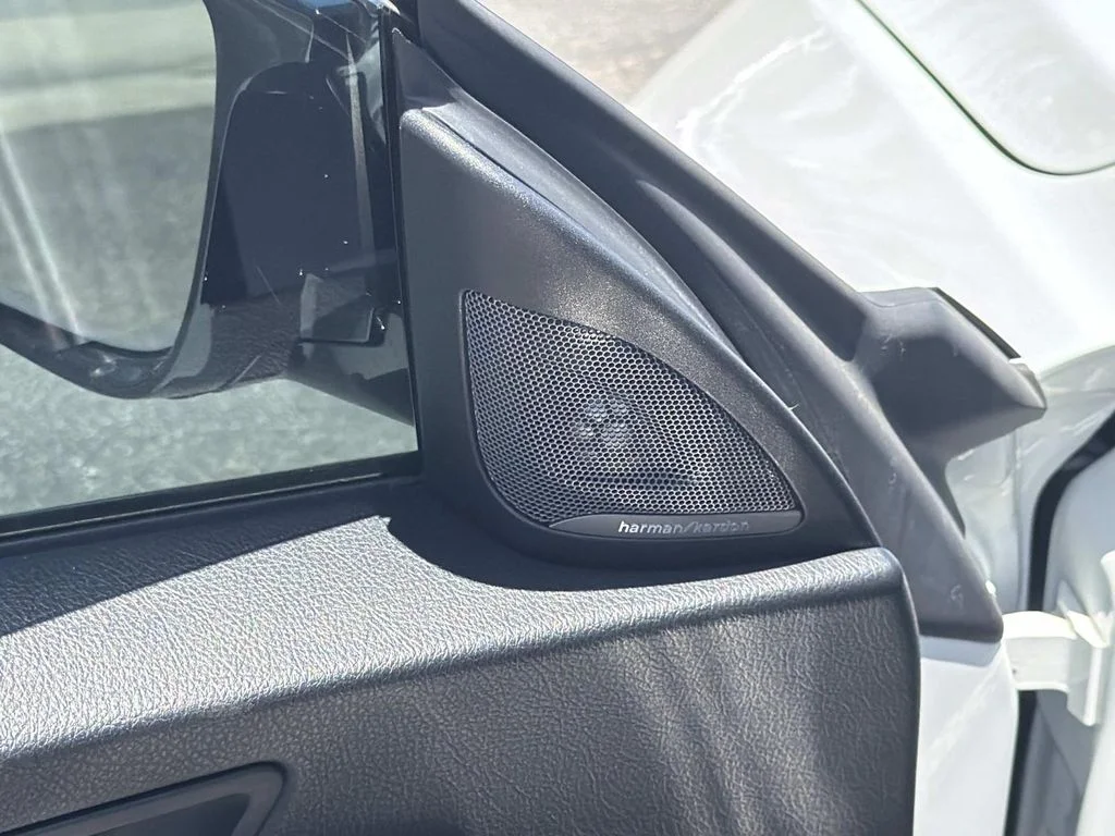 Used 2020 ALPINE WHITE BMW Competition image 20