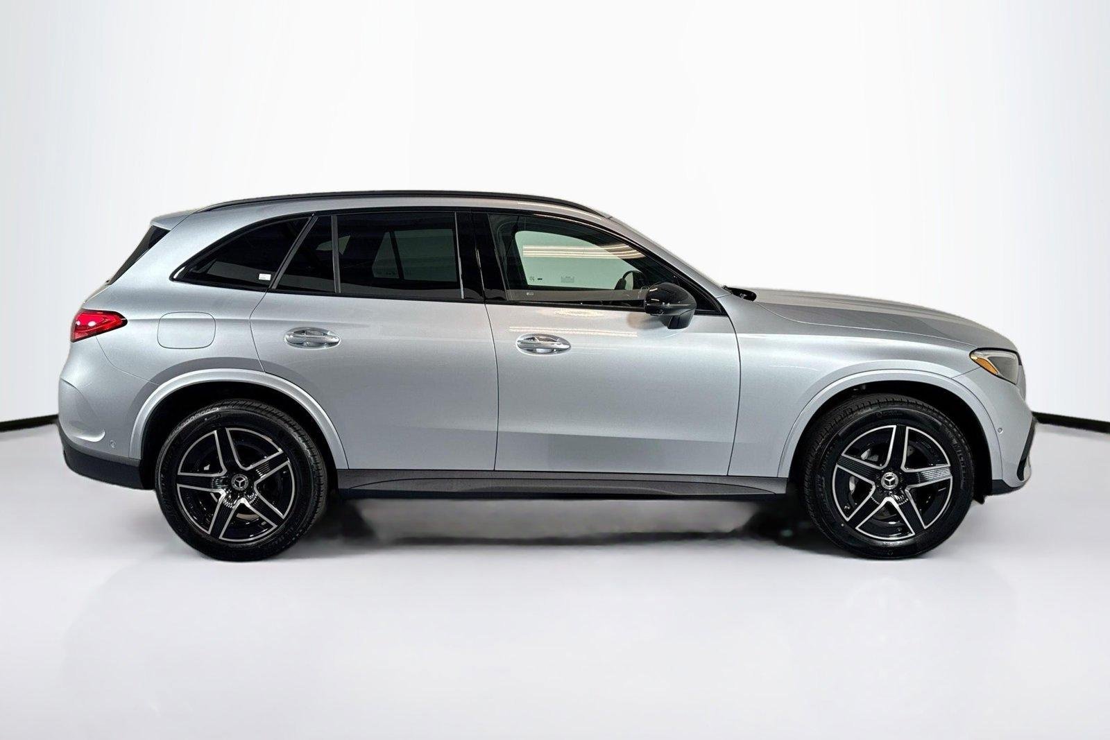 New 2026 Black Mercedes-Benz GLC 300 image 4