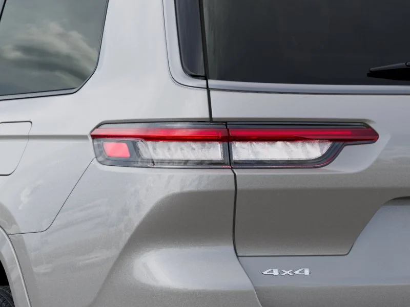 New 2026 Silver Zynith Jeep Limited Reserve image 35