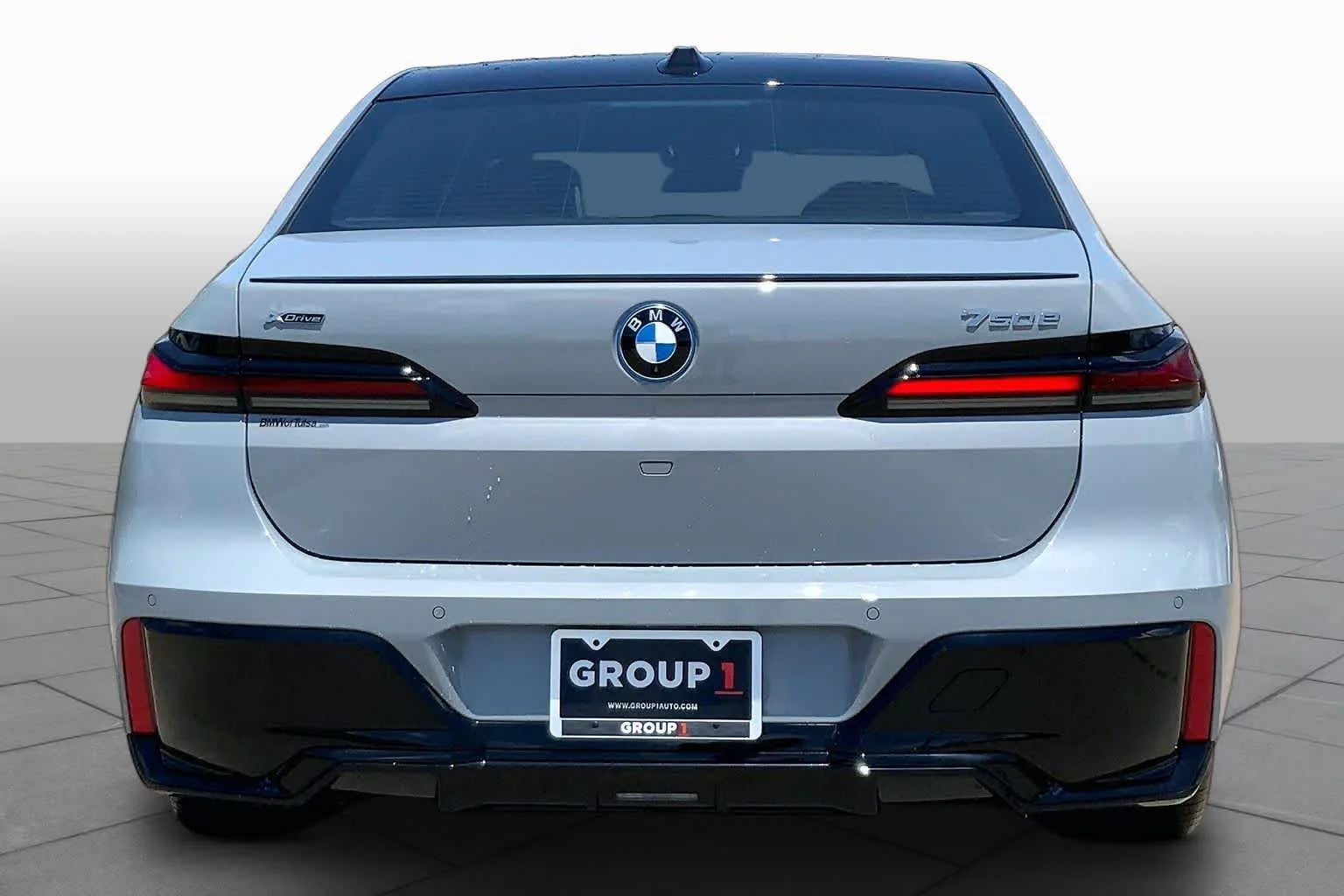 New 2026 Brooklyn Grey Metallic BMW 750e xDrive image 4