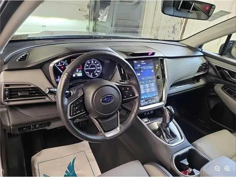 Used 2023 Ice Silver Metallic Subaru Limited image 7